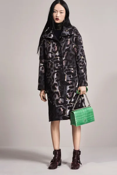 Look 10